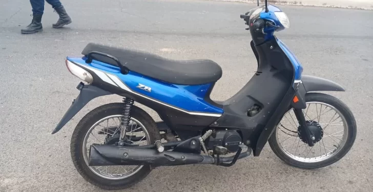 Caen dos sospechosos por robo de motocicletas: uno con pedido de captura vigente