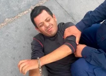 Caen dos sospechosos por robo de motocicletas: uno con pedido de captura vigente