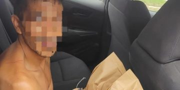 Violento intento de robo en La Bebida: atacó con un cuchillo a dos motociclistas y terminó detenido
