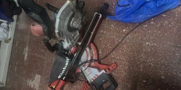 Detuvieron a dos hombres por el robo de una sierra ingletadora en una vivienda