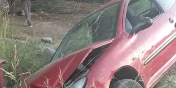 Susto en 25 de Mayo: un vehículo terminó dentro de un zanjón en Ruta 183