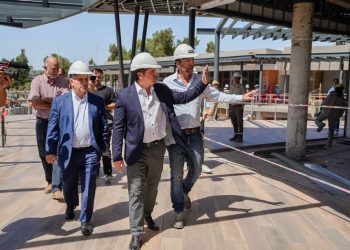 El nuevo mall que impulsa la inversión privada recibió la visita del gobernador