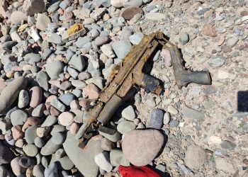 Sorpresa en Chimbas: tres sospechosos huyeron y dejaron armas escondidas