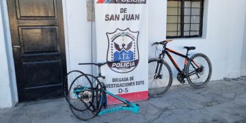 Operativo en Caucete: recuperan bicicletas robadas y desmanteladas