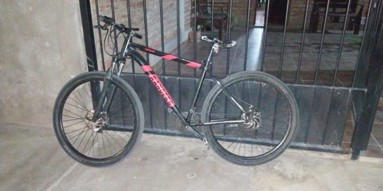 Detienen a un joven de 18 años por amenazas con arma blanca en Plaza Laprida