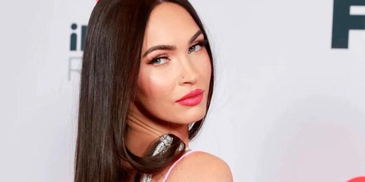 Megan Fox sorprende al reaparecer en Instagram con fotos sensuales