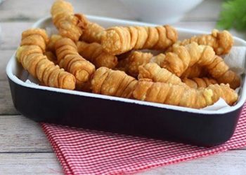 Palitos de queso con masa casera: la receta fácil para preparar un snack crujiente en casa
