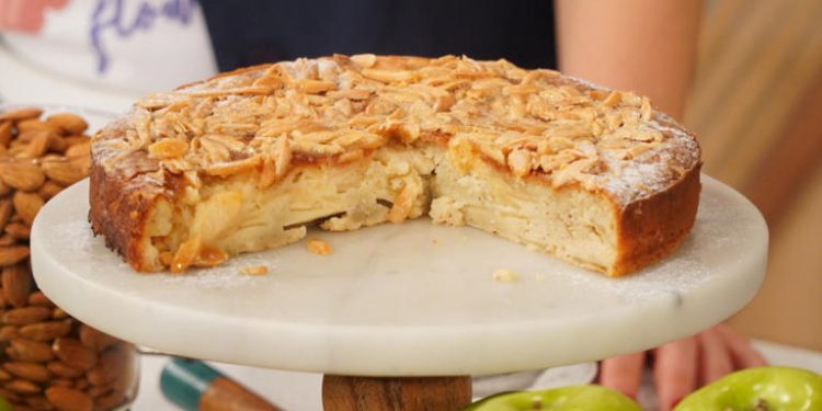 Torta de manzana casera: la receta fácil y deliciosa para la merienda