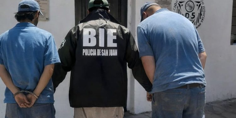 Detuvieron a dos sospechosos por el robo a Naturgy tras allanamientos en Rawson