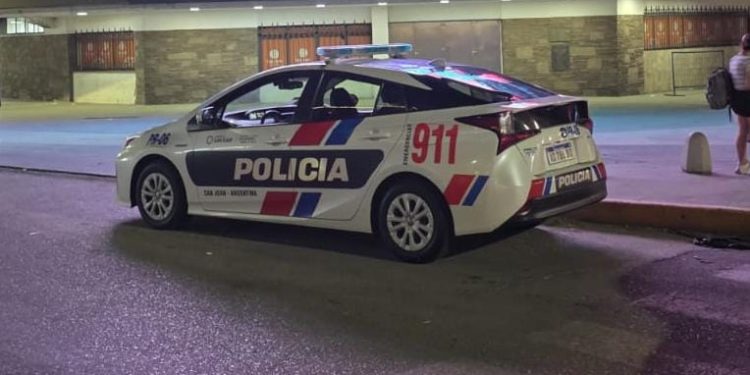 Un bebé de 9 meses se ahogó con juguetes y fue salvado por un policía que le practicó RCP