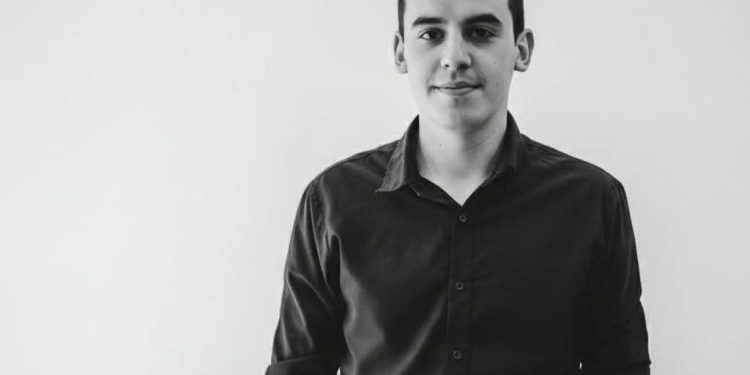 Fernando Fernández: el escritor sanjuanino que conquista lectores con “A corazón abierto”