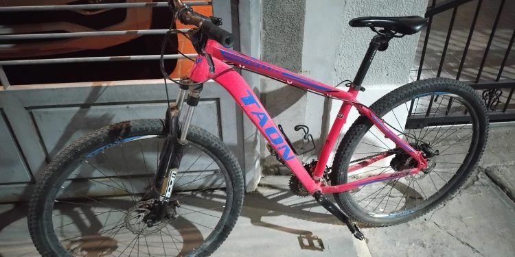 Detuvieron a un hombre por intentar robar una bicicleta