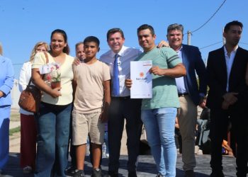 Histórico: el gobernador entregó sables de mando a la Plana Mayor de la Policía de San Juan y reforzó el compromiso con la seguridad pública