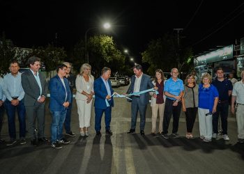 Orrego inauguró la esperada renovación total de Avenida Alem