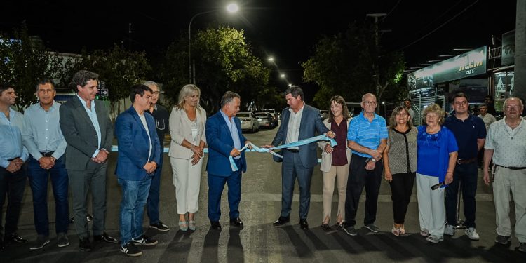 Orrego inauguró la esperada renovación total de Avenida Alem