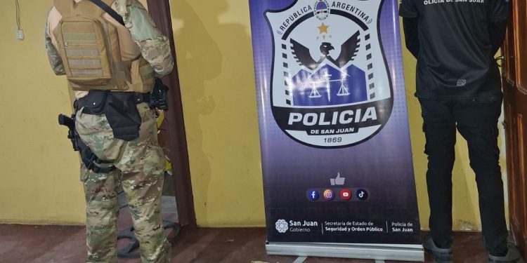 Operativo antidrogas en Rawson: cae un hombre con cocaína, marihuana y dinero