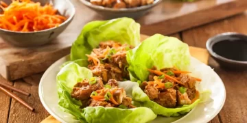 Receta saludable: wraps de lechuga con pollo, sin harina y listos en pocos minutos