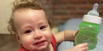 Un bebé de un año se atragantó con una uña postiza y murió