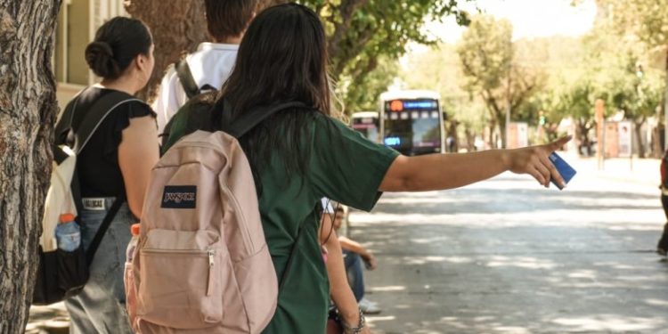 Más de 75.000 estudiantes y docentes ya cuentan con el Boleto Escolar Gratuito en su tarjeta SUBE
