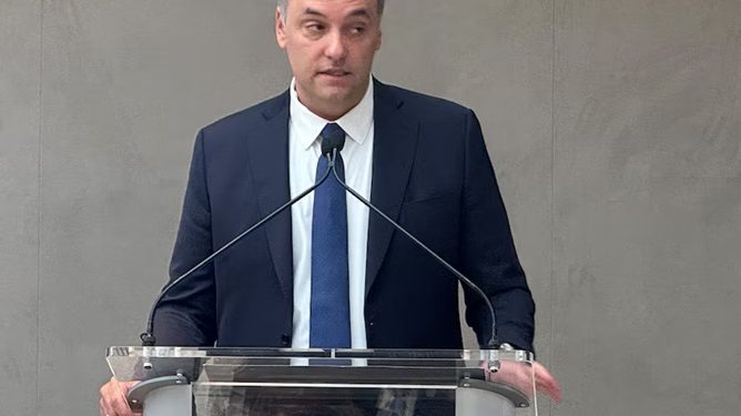 Manuel Adorni volvió a pedir disculpas por el viaje de su esposa a Nueva York: “Fue una pésima decisión”