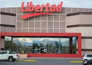 La Anónima avanza en el interior: compra hipermercados Libertad y suma más de 1.600 empleados