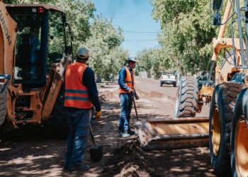 La Provincia invierte en Caucete: arrancó la pavimentación en el Barrio Felipe Cobas