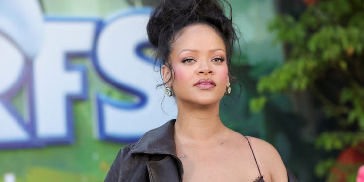 Disparos contra la mansión de Rihanna: detuvieron a una mujer