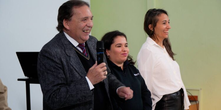 El intendente Juan Carlos Abarca participó en un curso de manipulación de alimentos