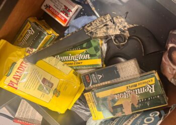 Encontraron un arma en una oficina y detuvieron a un hombre de 38 años