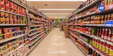 Supermercado sanjuanino abre las 24 horas y revoluciona el comercio local