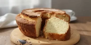 Receta viral: torta de 14 cucharadas sin horno, esponjosa y lista en minutos