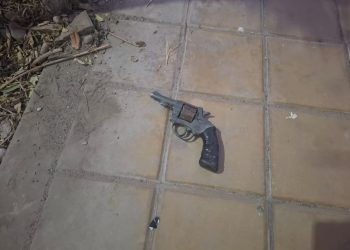 Persecución en pleno centro: dos detenidos tras fuga en moto y amenaza con arma de fuego