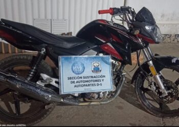 Detienen a dos hombres y secuestran armas de fuego y blancas