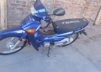 Intentaron robar una moto y fueron detenidos