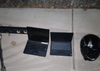 Intentaron robar una moto y fueron detenidos