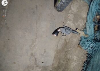 Detienen a dos jóvenes tras una ola de robos: persecución, amenazas y secuestro de una moto