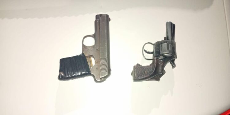 Dos adolescentes detenidos por intento de robo con arma de fuego