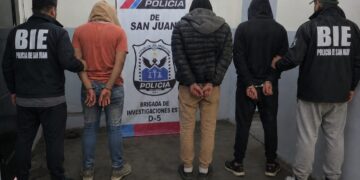 Violencia en 25 de Mayo: balearon una vivienda y cayeron con marihuana y arma