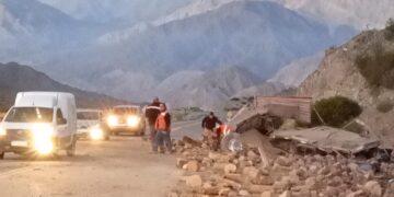 Calingasta: un camionero perdió la vida y su acompañante lucha por sobrevivir