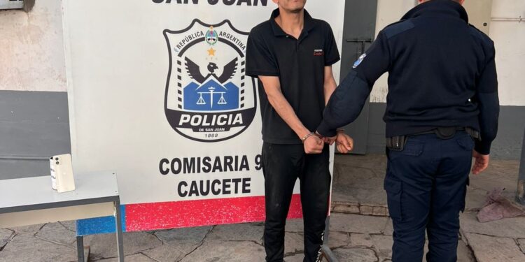 Atacó a una estudiante camino a la escuela y fue detenido por la policía