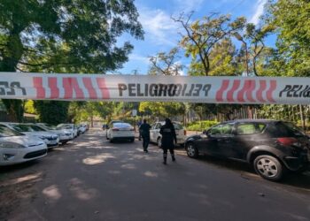 Hallaron muerta a una bebé en la facultad y encontraron a su madre a unas cuadras