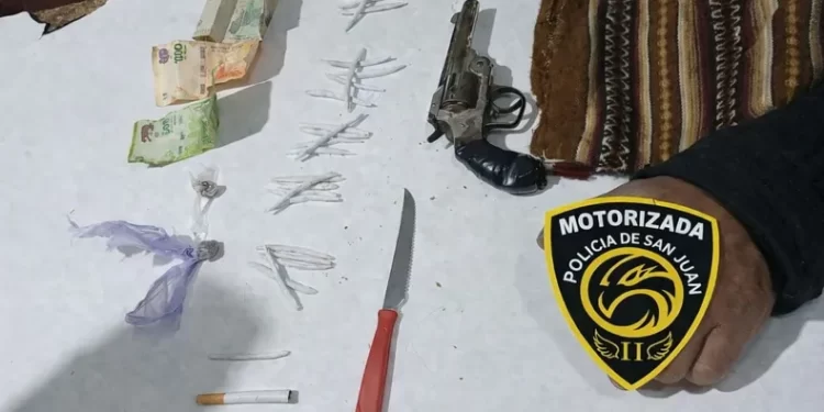 Cayó en Rawson: lo atraparon armado y con droga tras intentar escapar de la Policía