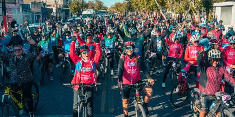Más de 300 ciclistas participaron de la primera Bicicleteada Regional de la Fe