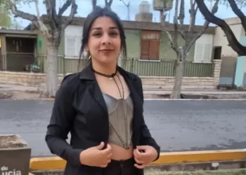 Conducía alcoholizado, chocó a una motociclista y la dejó en terapia intensiva