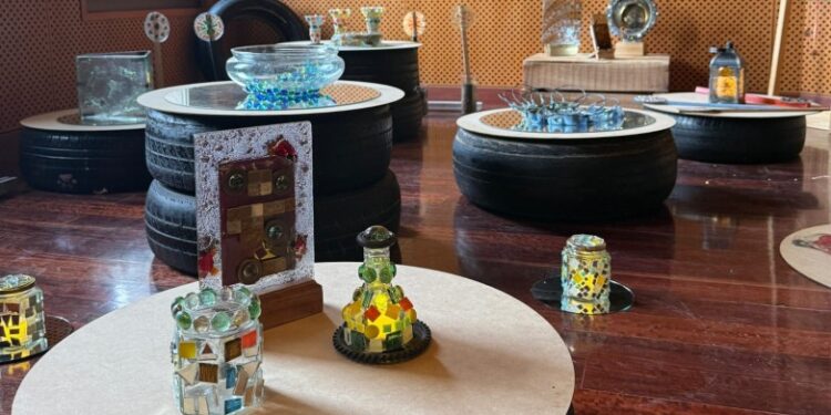 Anchipurac presenta una muestra artística que une reciclaje y creatividad
