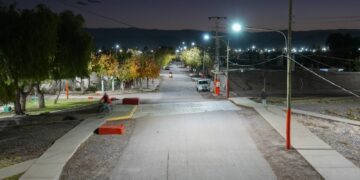 La intendenta de Chimbas inauguró nueva iluminación LED en el Barrio Andacollo VII