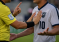 Denuncian a un polémico árbitro por pegarle a un jugador en pleno partido