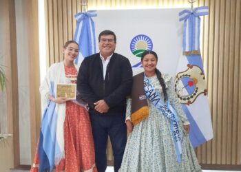 De 9 de Julio a los grandes escenarios: el municipio reconoció a dos artistas que dejan en alto al folklore provincial
