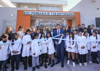 Orrego inauguró en Chimbas una nueva escuela y una ENI