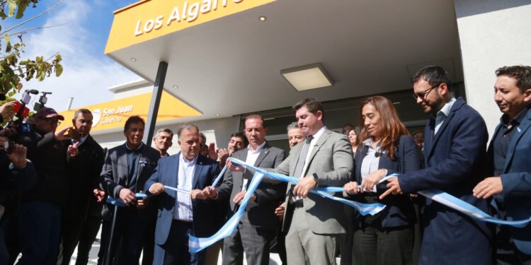Orrego inauguró en Caucete la ampliación y remodelación de un centro de salud para dar más servicios y mejor atención